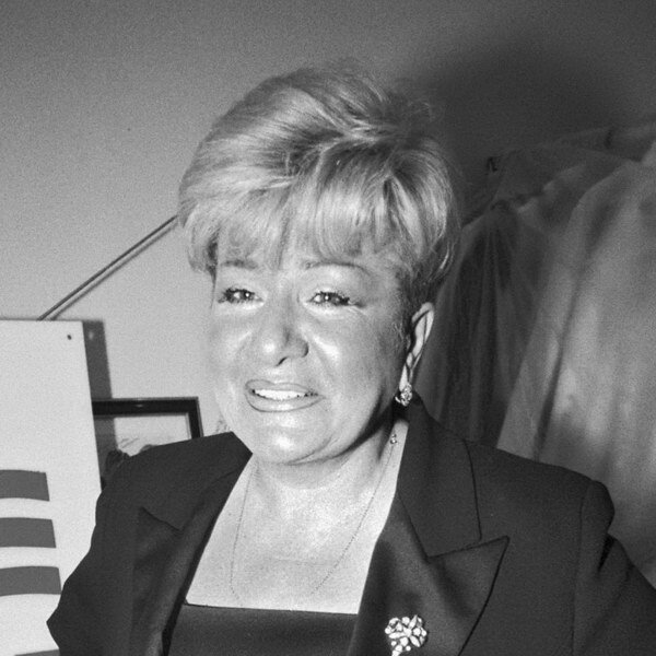     Умерла легенда парикмахерского искусства Долорес Кондрашова