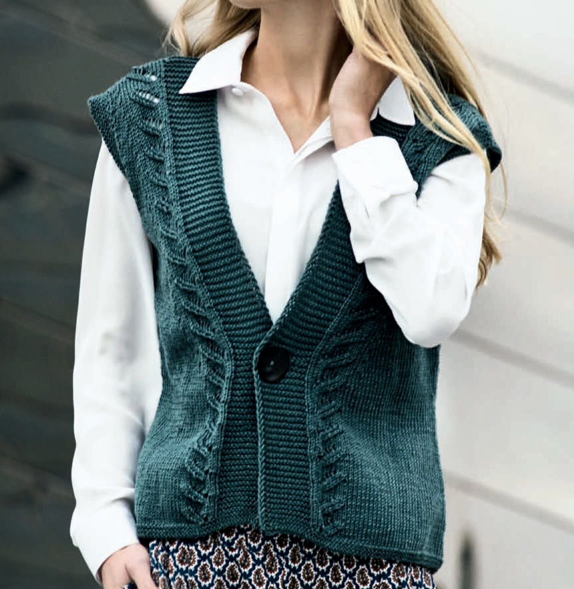 Безрукавка на пуговицах