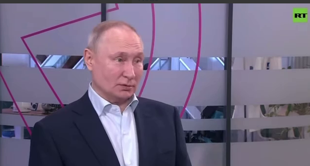    Владимир Путин поддержал идею вновь провести Всемирный фестиваль студентов и молодежи Марина Шарт