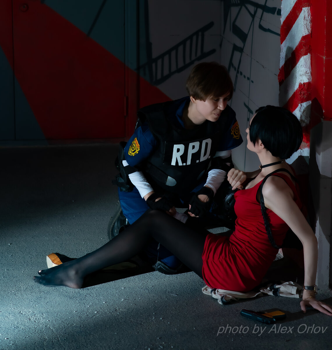 Листаем. В этом примере вроде как есть общая история... Кто играл, тот возможно догадается.