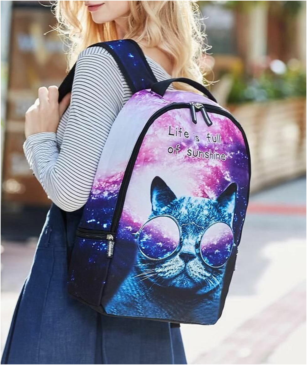 Девочка-подросток с рюкзаком на спине