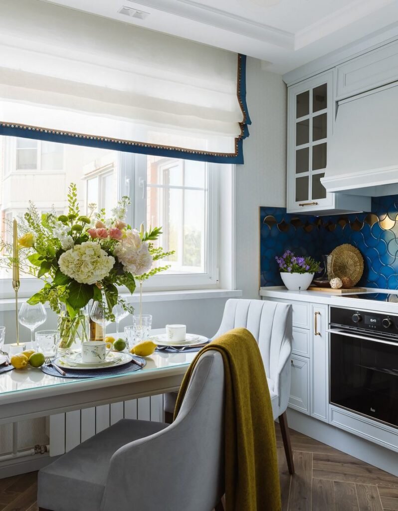 Для мамы и сына. Элегантная квартира в классическом стиле