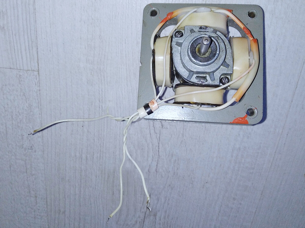 двигатель со стороны вала