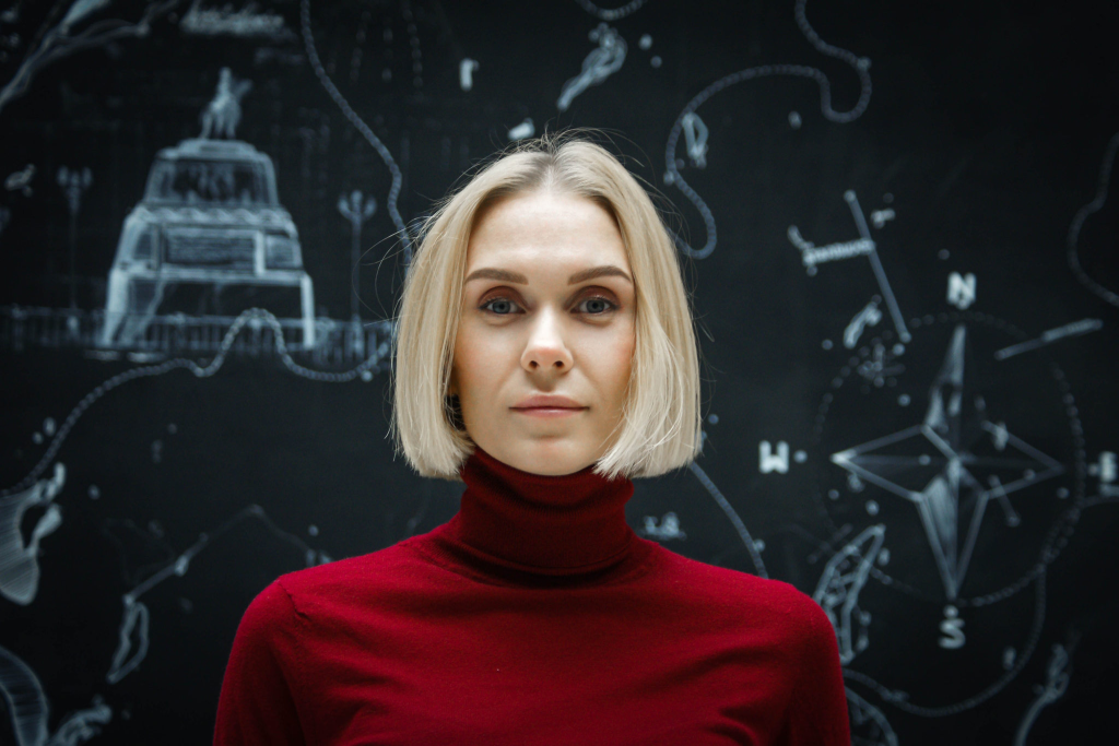 На фото: старший научный сотрудник, заведующая группой механизмов клеточного старения ИНЦ РАН Александра Бородкина