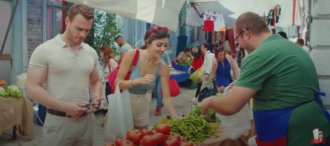 Кадр из сериала "Постучись в мою дверь" 