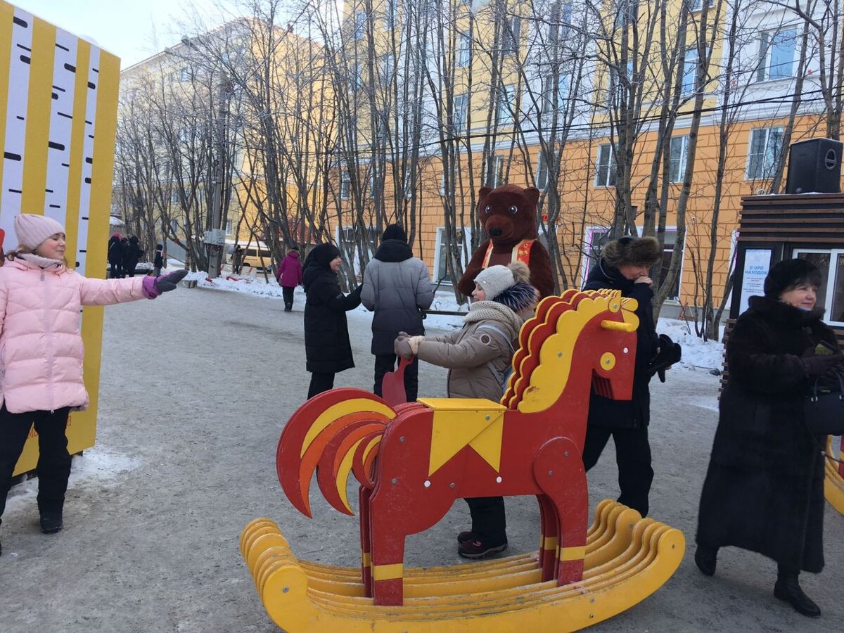 Галерея - стрелка вправо.