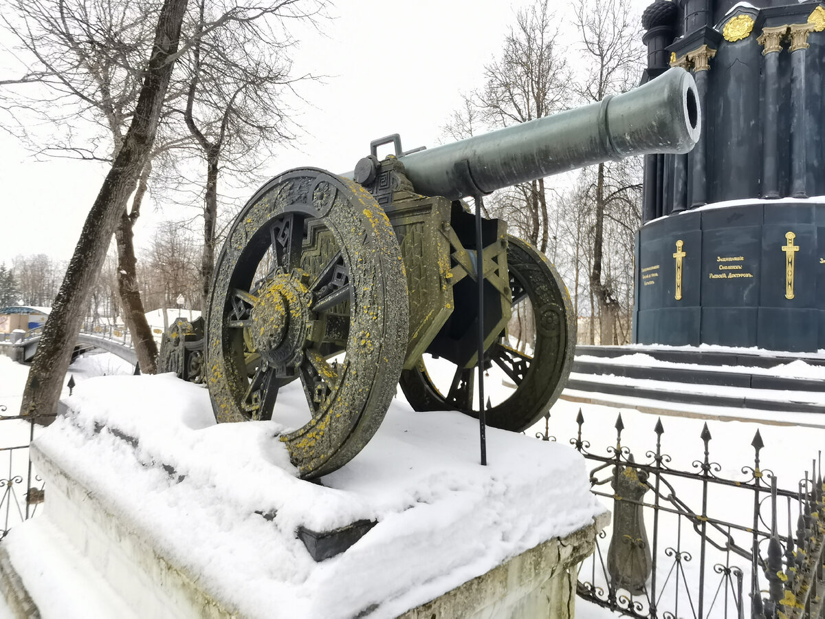 французская пушка в Лопатинском саду
