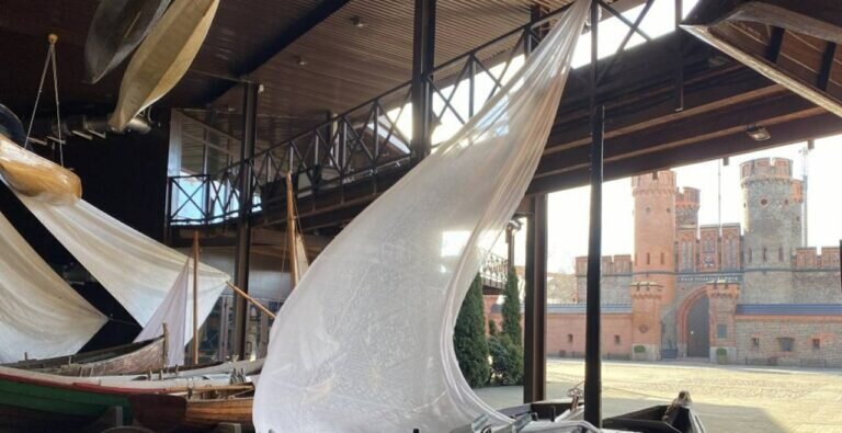    Музею Мирового океана в Калининграде подарили оренбургский пуховый парус Андрей Севостьянов