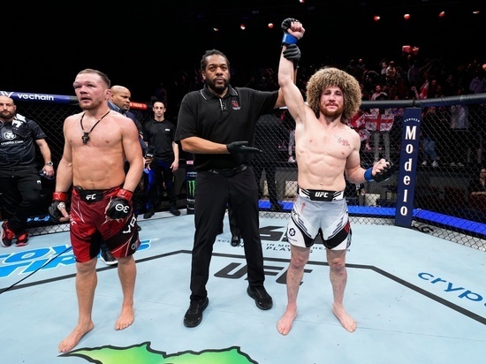     Петр Ян (слева). Фото: UFC/ВКонтакте.