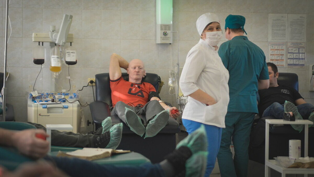     В Ростове медики БСМП заняты спасением одного из пострадавших во взрыве на улице Сиверса, 20, об этом сообщили донские СМИ.