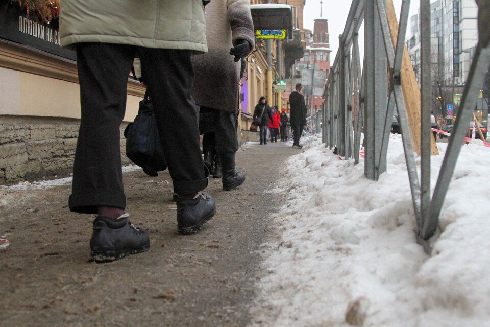     Уголовное дело о смерти пенсионера от падения на гололеде в Петербурге отправили в суд Артем КИЛЬКИН (архив)