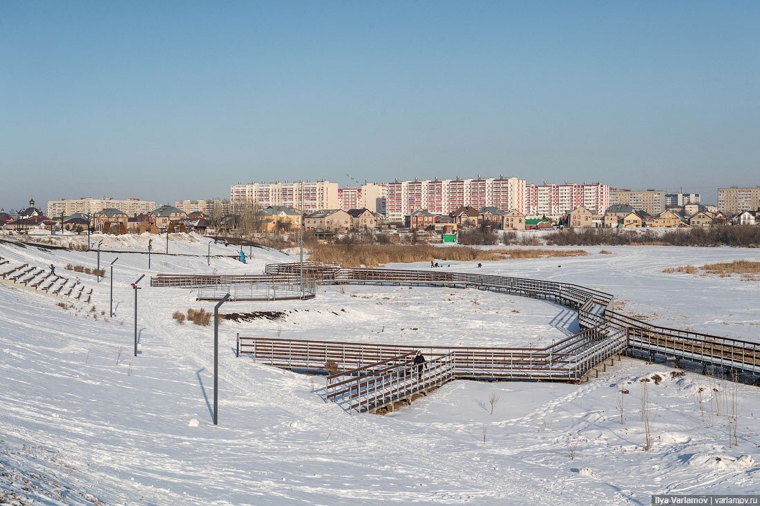 Время в набережных челнах сейчас точное. Набережная в набережных челнах. набережные челны горы. набережная орск. горы в набережных челнах.