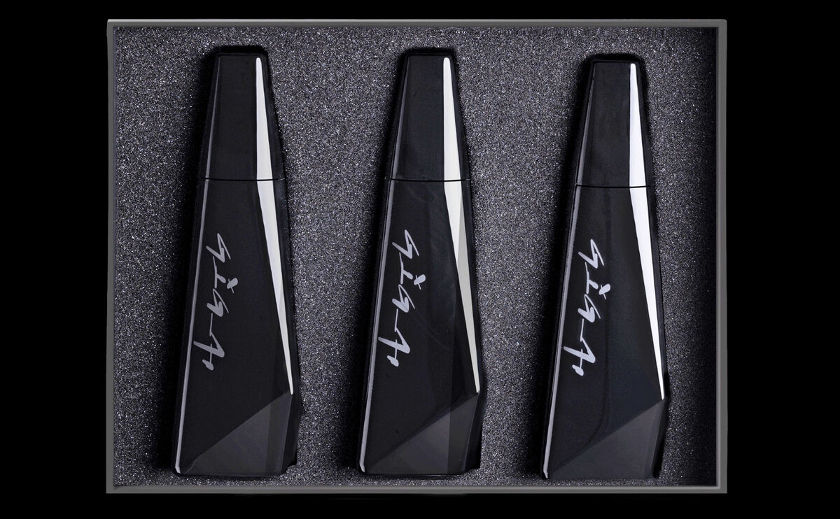 Фото: https://www.cybertruckownersclub.com/forum/threads/gigabier-tesla-beer-is-here-with-cybertruck-inspired-bottle.8213/ 