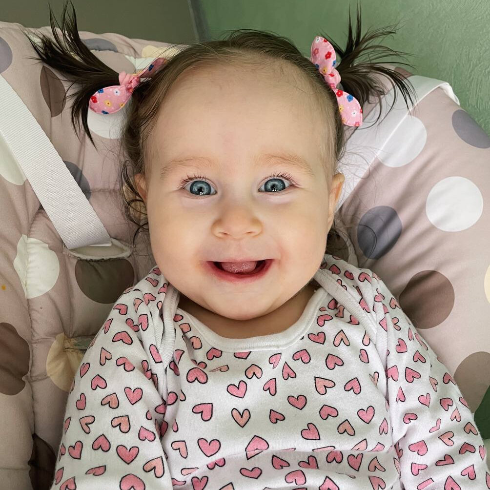 Ева, конечно, милее, даже не спорьте 