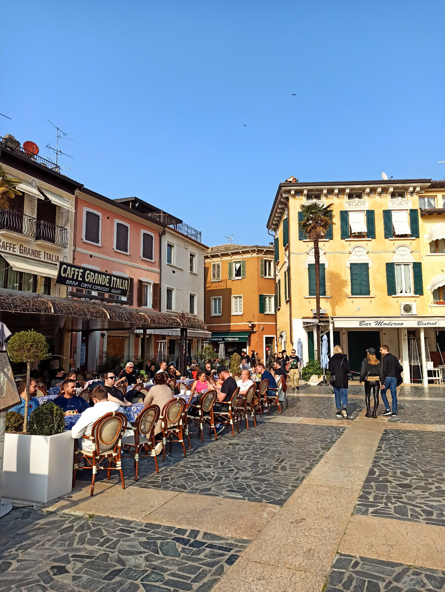 Сирмионе, Италия