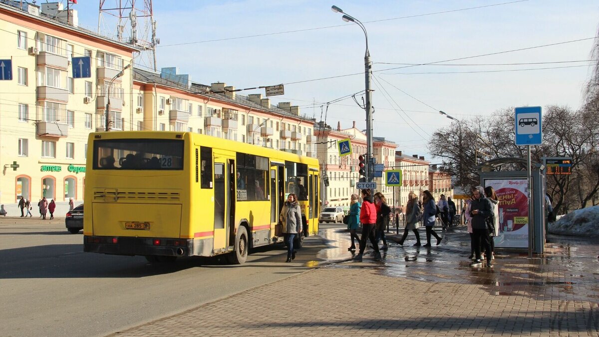 В Нижневартовске в Родительский день запустят бесплатные автобусы |  muksun.fm | Дзен