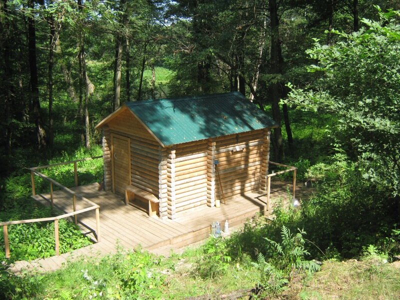 Святой источник Казанской иконы Божией Матери в Есауловском лесу  (г.Орехово-Зуево), где встречались фронтовики 