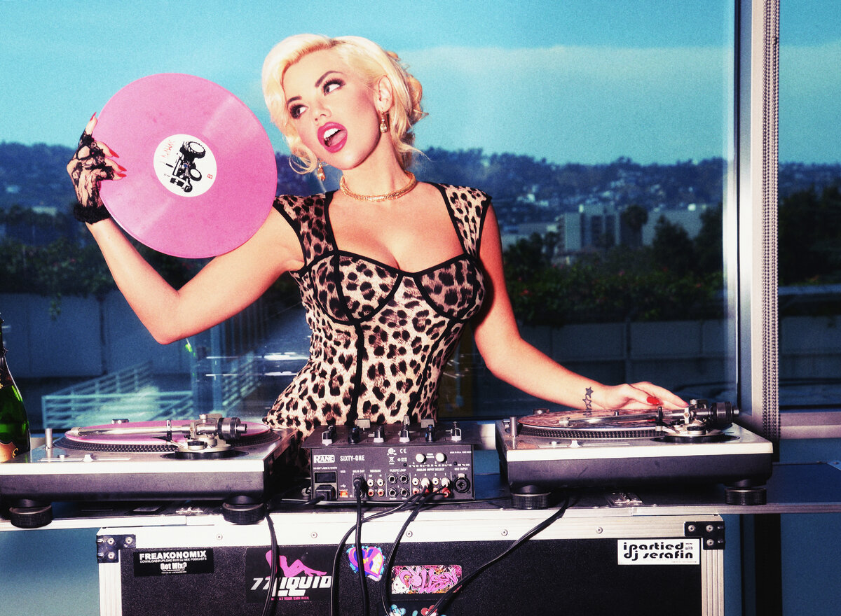 MJ Коллин Шэннон