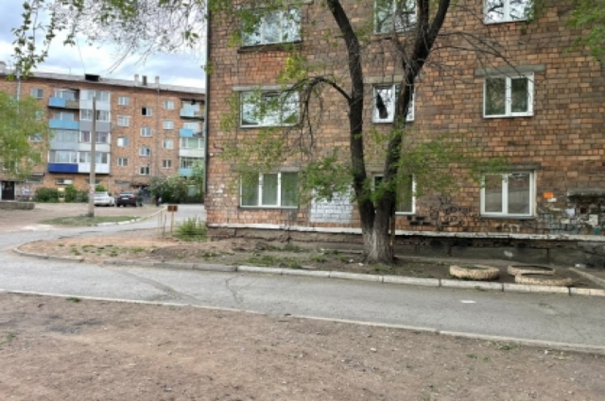    Аварийный дом в Черногорске.