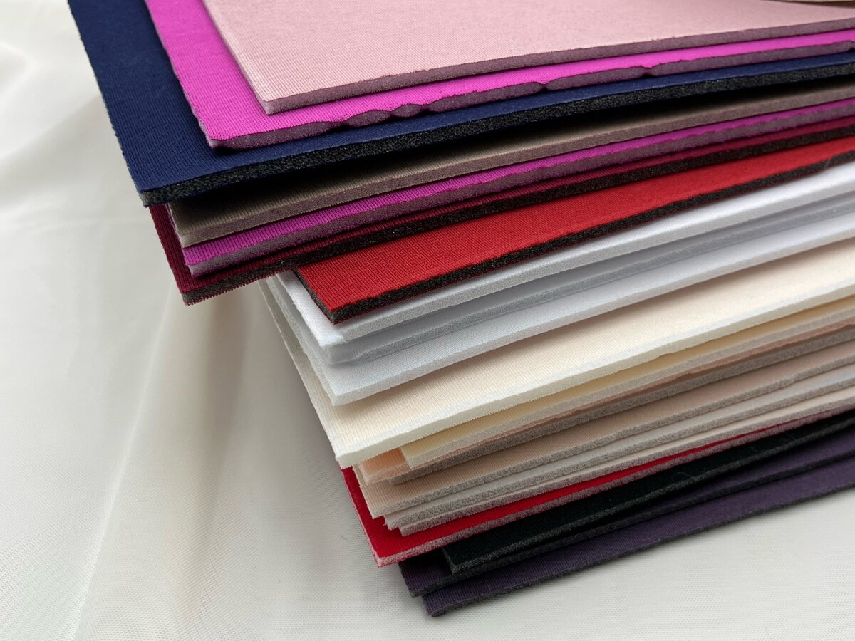 На сайте Isetta-shop.ru - большой выбор цветного поролона для пошива нижнего белья.