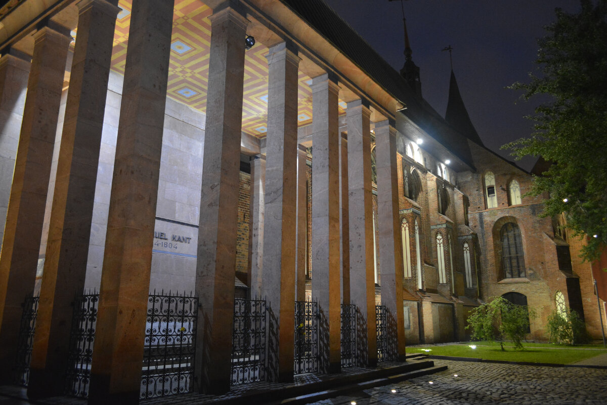 Фото сделано мной собственноручно под звуки органа и раскаты грома