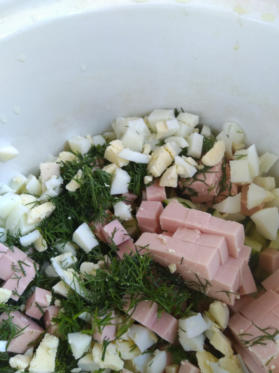 Фото автора. Салат, который легко превращается в суп)