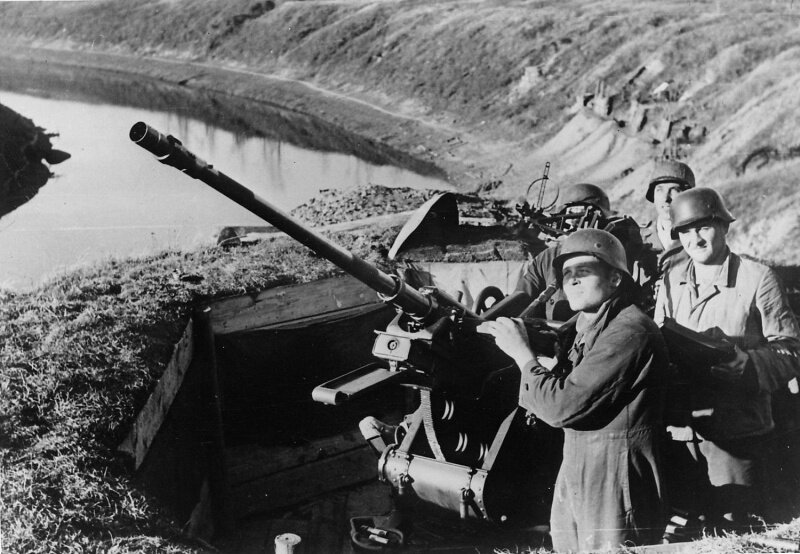 Немецкая 20-мм зенитка у озера Ильпень