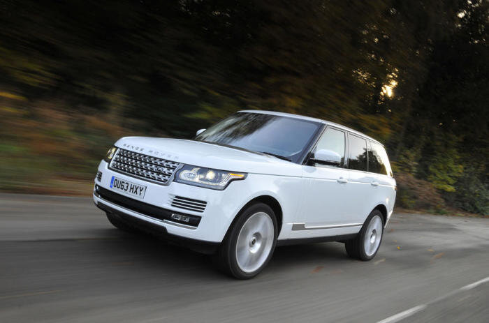 
Очень дорогой автомобиль Range Rover.

