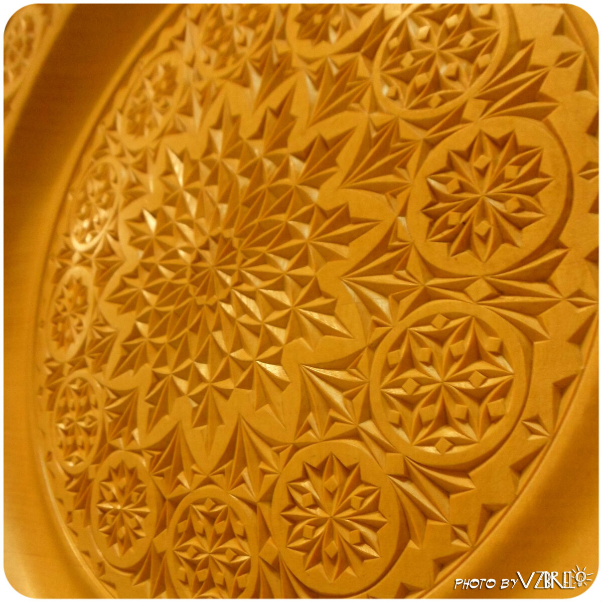 Пример геометрической резьбы, работа с выставки "Вторая жизнь дерева-2014".