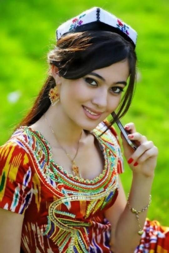10 самых красивых девушек Таджикистана. С очень красивым разрезом глаз!