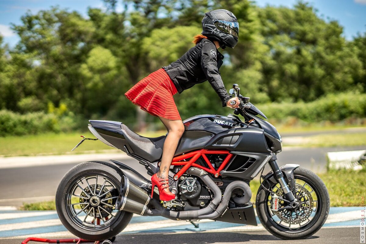 Ducati Diavel с пассажиром