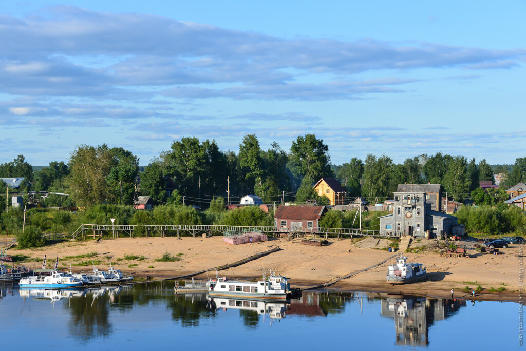  
Столько чудесных воспоминаний принесла мне эта непродолжительная поездка в Сыктывкар! Шестнадцать лет я здесь не был. В период с 2001 по 2002 годы нередко доводилось бывать в этих краях. Немногое осталось в памяти, кроме жуткого мороза (-46°С мой личный рекорд), не убираемых за всю зиму сугробов, ночей напролет в интернет клубах (были такие, с максимальной скоростью соединения 56 кб/с, dial-up), и конечно же милых отзывчивых северян.
