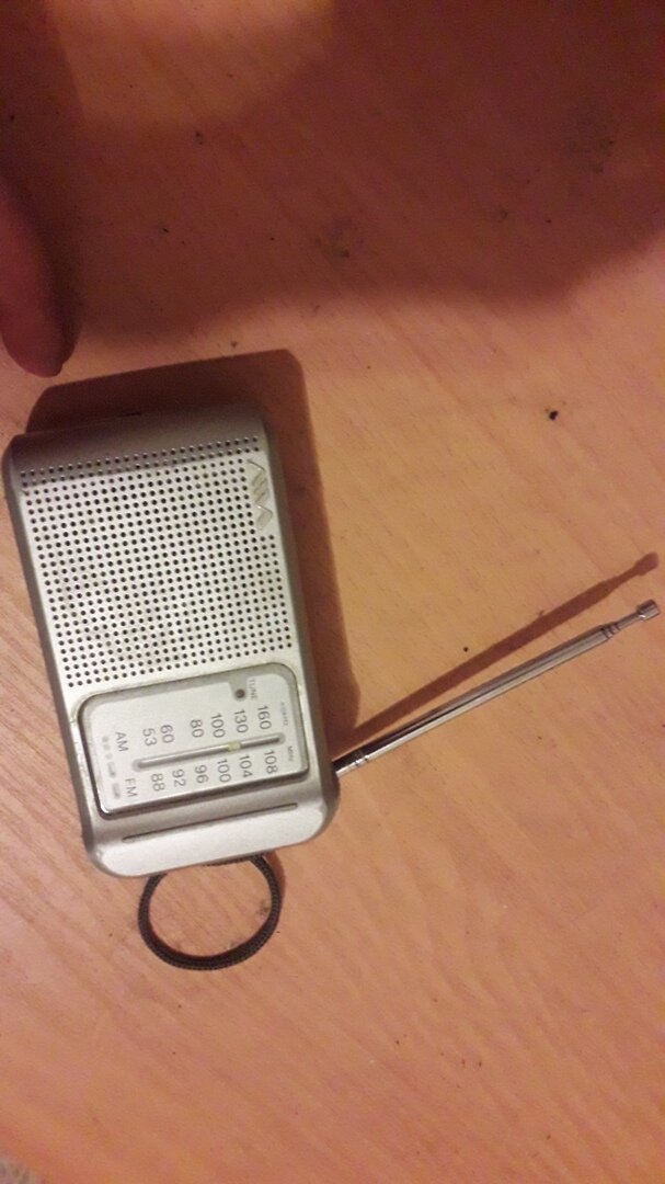 Оказался вполне рабочий, с приятным звуком и внешним видом.