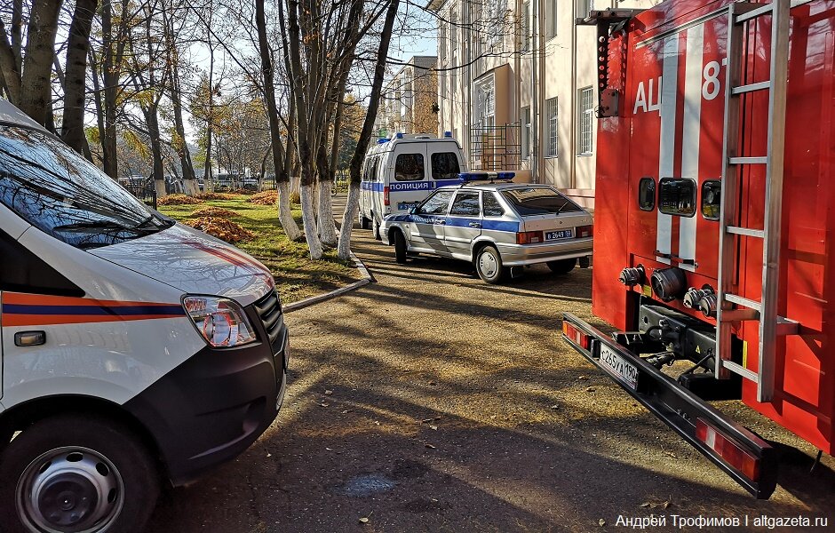 Оперативные службы у здания филиала ВГИК в Сергиевом Посаде I Андрей Трофимов