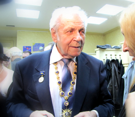 Неумывакин научил народ лечиться доступными методами