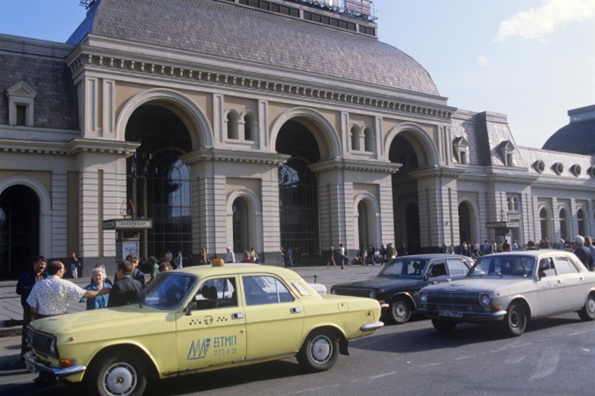 первые такси в москве