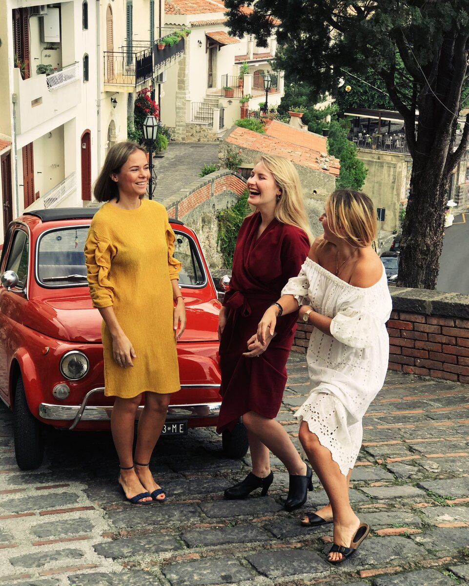 С красивыми чаще бывает весело