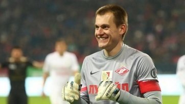Фото: spartak.comОб этом клубной пресс-службе сообщил наставник «Спартака» Олег Кононов, комментируя состояние вратаря. Напомним, несколько дней тому назад Ребров покинул тренировочный лагерькоманды в Эмиратах, получил повреждение плечевого сустава.
