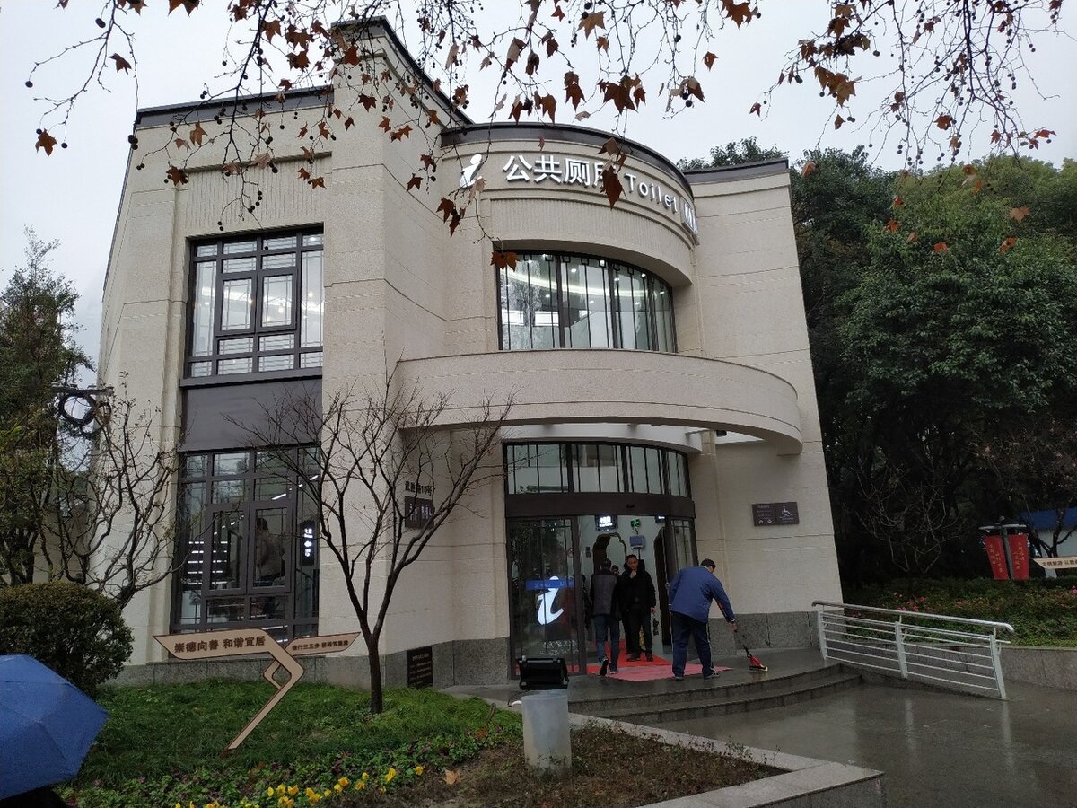 Случайный турист не сразу сообразит что это.