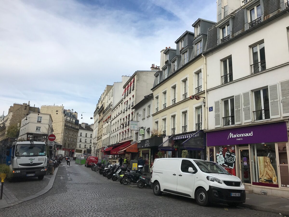 Одна из улиц Монмартра