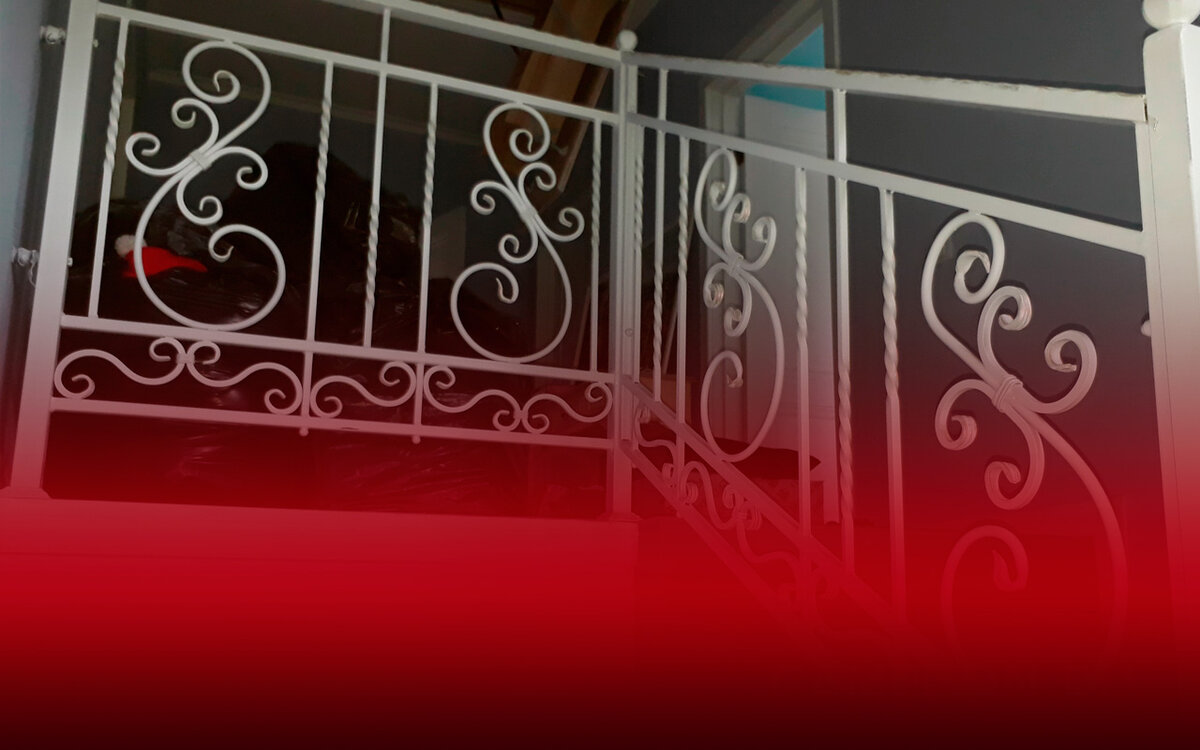 Представьте себе это ограждение из пластиковых бутылок.