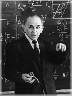 На фото Гохфедьд Давид Аронович, http://www3.uran.ru/gazetanu/…/nu28/wvmnu_p4_7_28_122003.htm