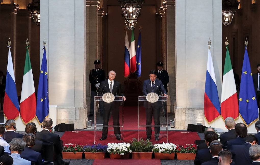 Президент РФ Владимир Путин и премьер-министр Италии Джузеппе Конте © Михаил Метцель/ТАСС