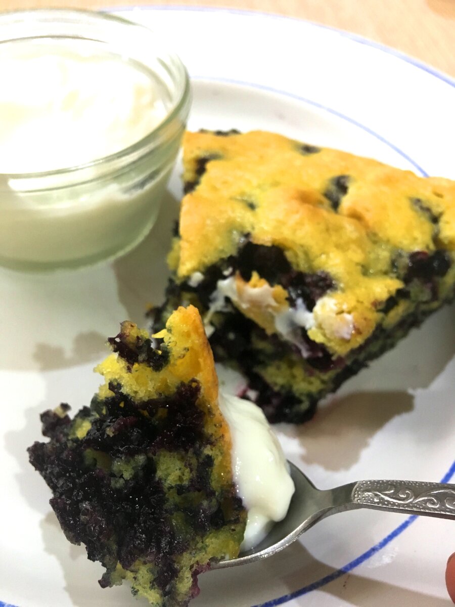 Бисквит с черникой