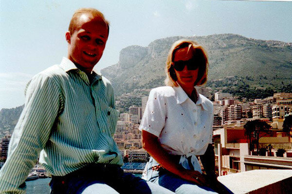 Бывшая супруга Болгарина с сыном Максимом