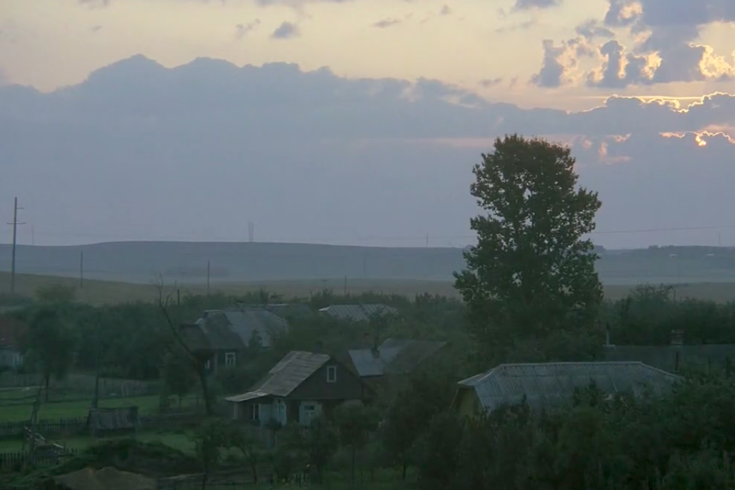 После выхода фильма Девятовку стали называть "Белыми Росами". Фото: кадр из фильма "Белые Росы".