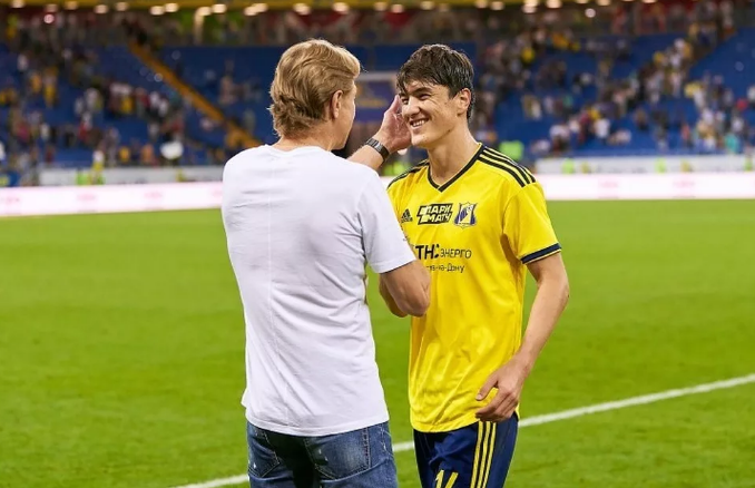 В.Карпин и Э.Шомуродов. Фото из интернета.