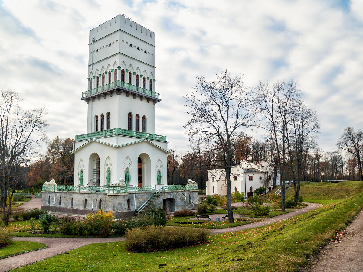 белая башня в пушкине