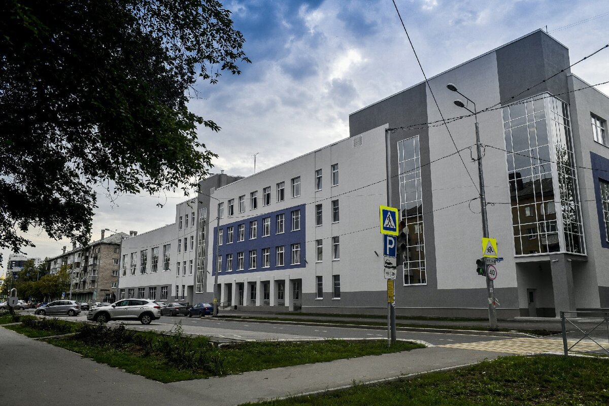 Нова пермь. Школа 93 Пермь новый корпус. Школа 93 Пермь фотоника. Школа фотоника Пермь. Школа 93 фотоника Пермь новый корпус
