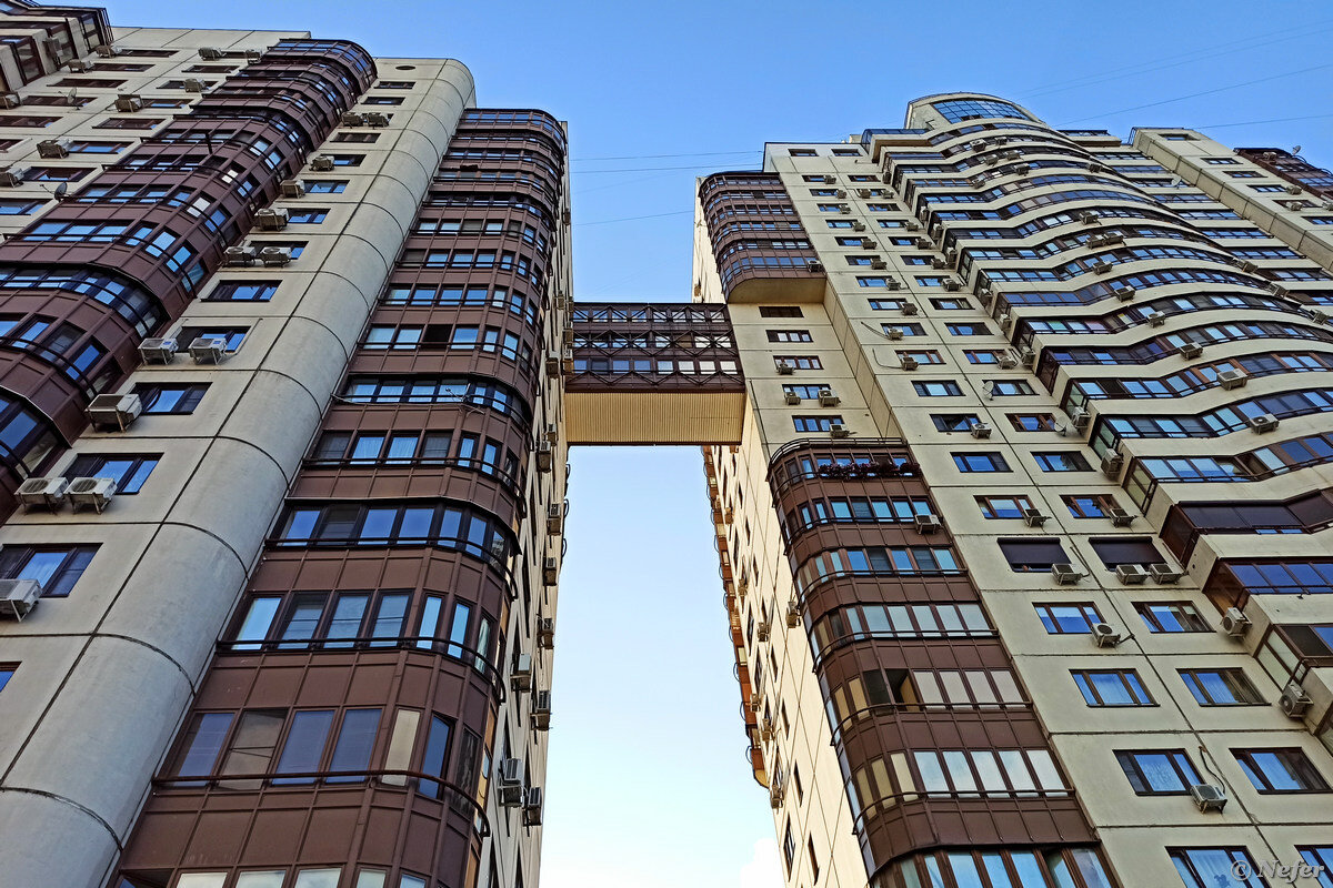 Вашингтон ванкувер таунхаусный поселок. Современные умные дома. Стиль нео тюдор в архитектуре. Дом в австралии. Пять столиц башня воронеж.